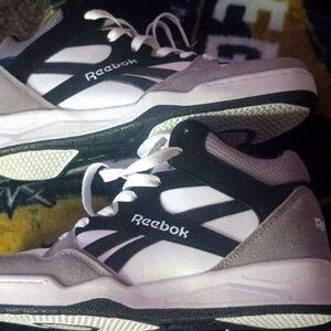 Reebok shoes boys size 4